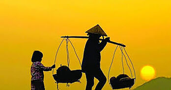 Đôi bàn chân của mẹ