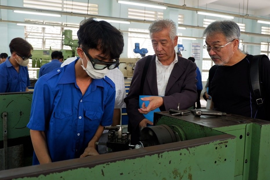 Efforts to send workers abroad