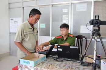 Thủ Thừa: Còn khó khăn trong thu nhận tài khoản định danh điện tử