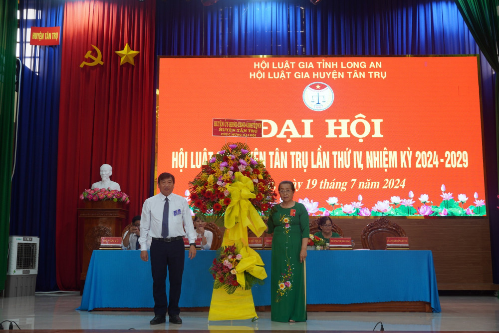 Bà Nguyễn Thị Kim Xuân tái đắc cử Chủ tịch Hội Luật gia huyện Tân Trụ khóa IV, nhiệm kỳ 2024-2029