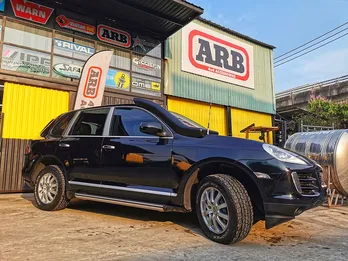 Porsche Cayenne số sàn độ off-road độc đáo tại Việt Nam