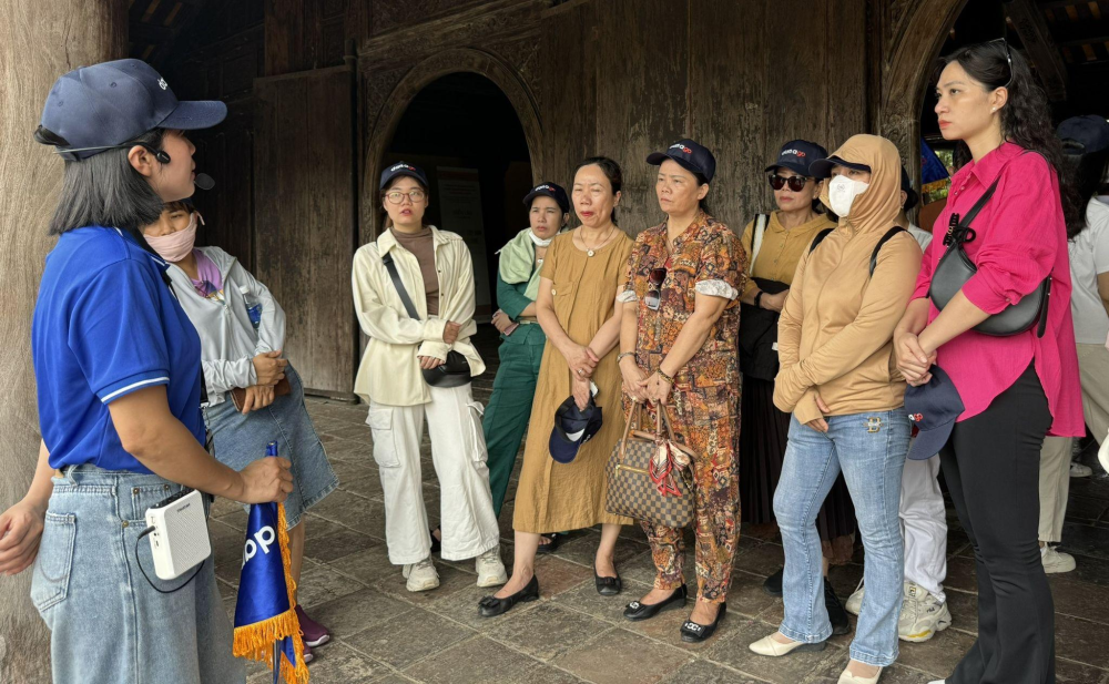 Du khách 'xiêu lòng' khi đi tour Huế 2 ngày cùng DANAGO