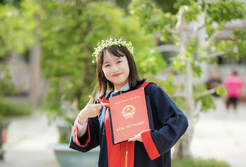 Niềm vui của những thủ khoa