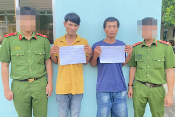 Công an Tân Hưng tạm giữ 2 đối tượng có hành vi mua bán trái phép chất ma túy