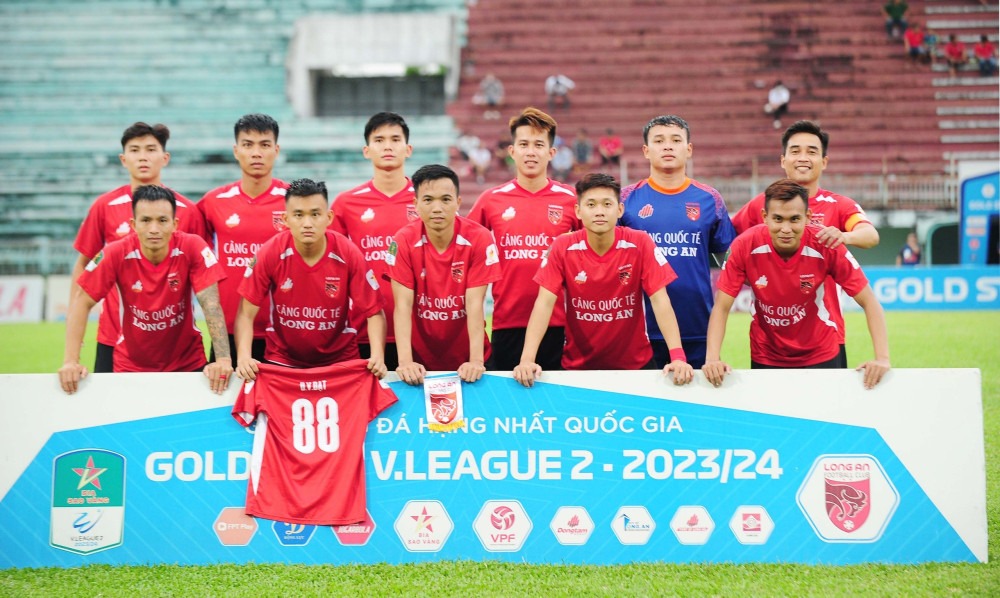 Công ty Cổ phần Phát triển bóng đá Long An xin giao trả đội bóng về Sở Văn hóa, Thể thao và Du lịch