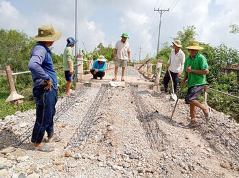 Gương mẫu đi đầu trong các phong trào