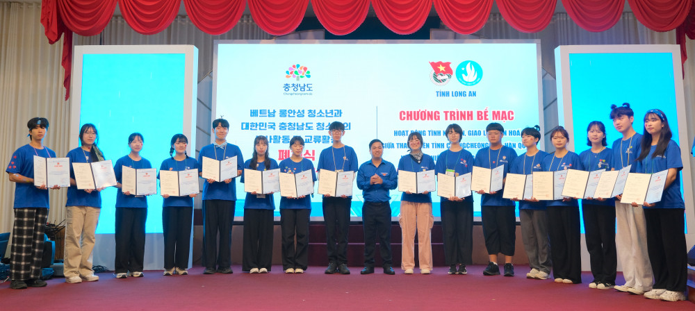 Closing ceremony of volunteer activities and cultural exchanges between Chungcheongnam and Long An youths