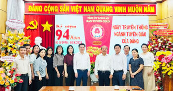 Ngành Tuyên giáo đồng hành cùng 15 năm phát triển của TP.Tân An Thường trực Tỉnh ủy Long An chúc mừng 94 năm Ngày truyền thống ngành Tuyên giáo của Đảng