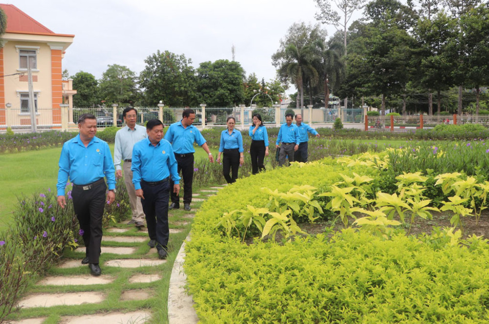 Thiết thực các công trình thi đua