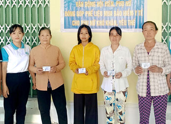 Đổi phế liệu lấy thẻ bảo hiểm y tế Đổi phế liệu lấy thẻ bảo hiểm y tế