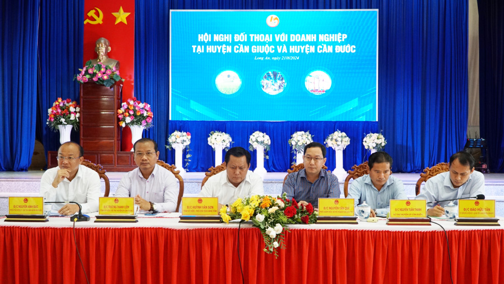 lanh dao ubnd tinh long an doi thoai voi img phuoc dong va cac doanh nghiep tai huyen can giuoc va can duoc