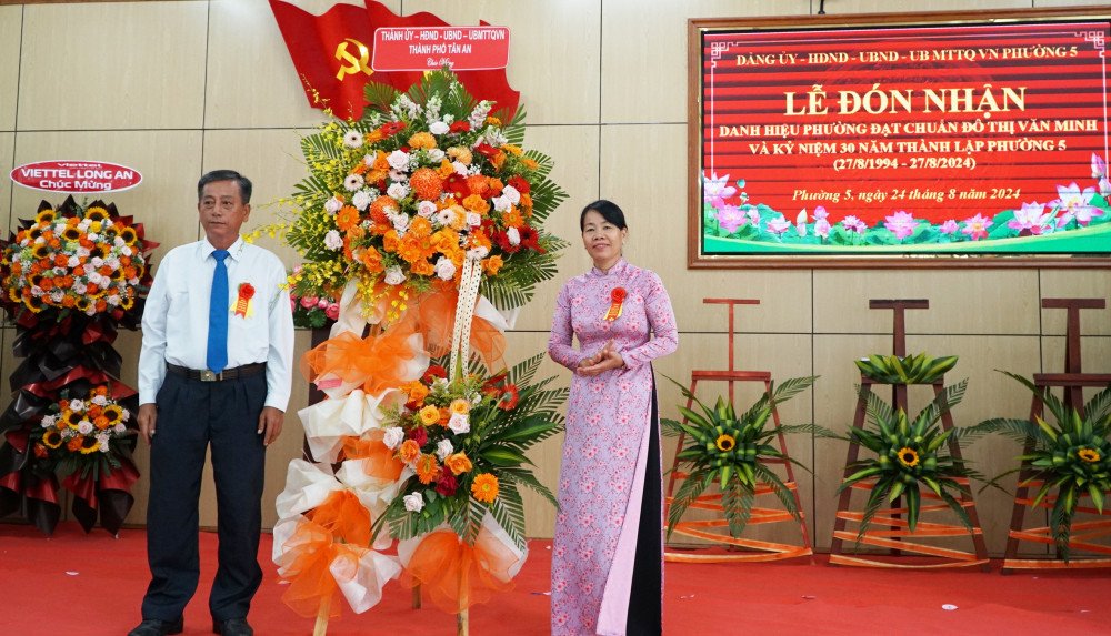 Phường 5 đón nhận danh hiệu phường đạt chuẩn đô thị văn minh và kỷ niệm 30 năm thành lập