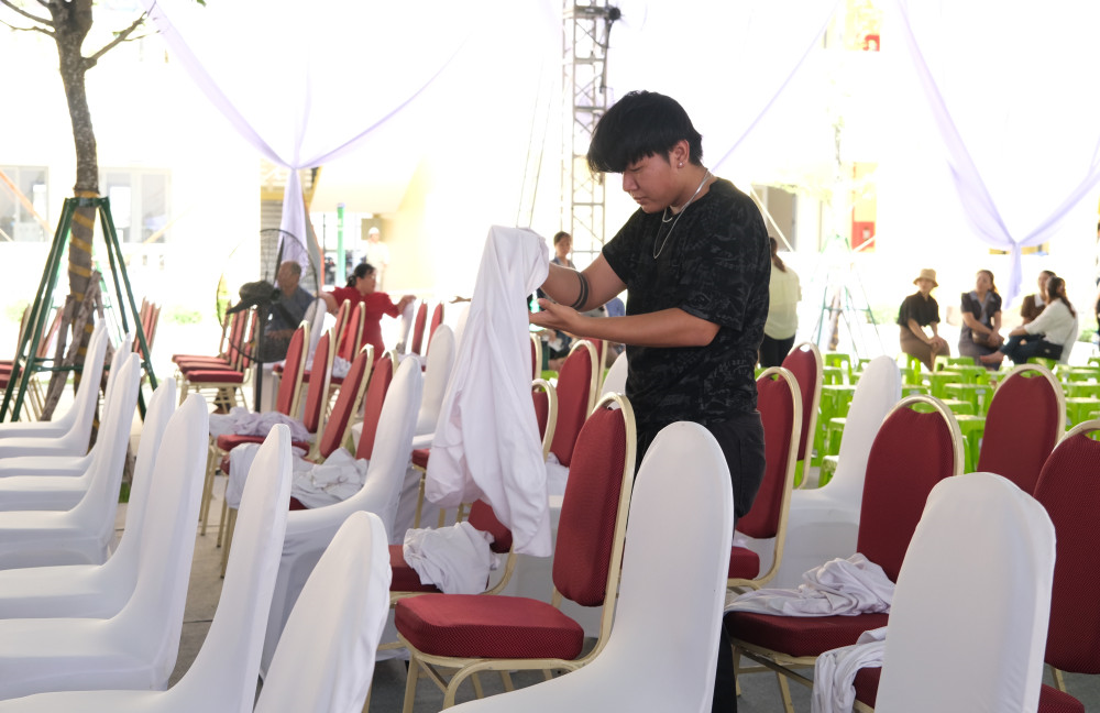 Phó Chủ tịch UBND tỉnh – Phạm Tấn Hòa kiểm tra công tác chuẩn bị Lễ khánh thành và khai giảng Trường THPT Võ Văn Tần