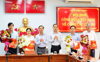 Kiến Tường: Công bố các quyết định về công tác cán bộ Kiến Tường: Công bố các quyết định về công tác cán bộ