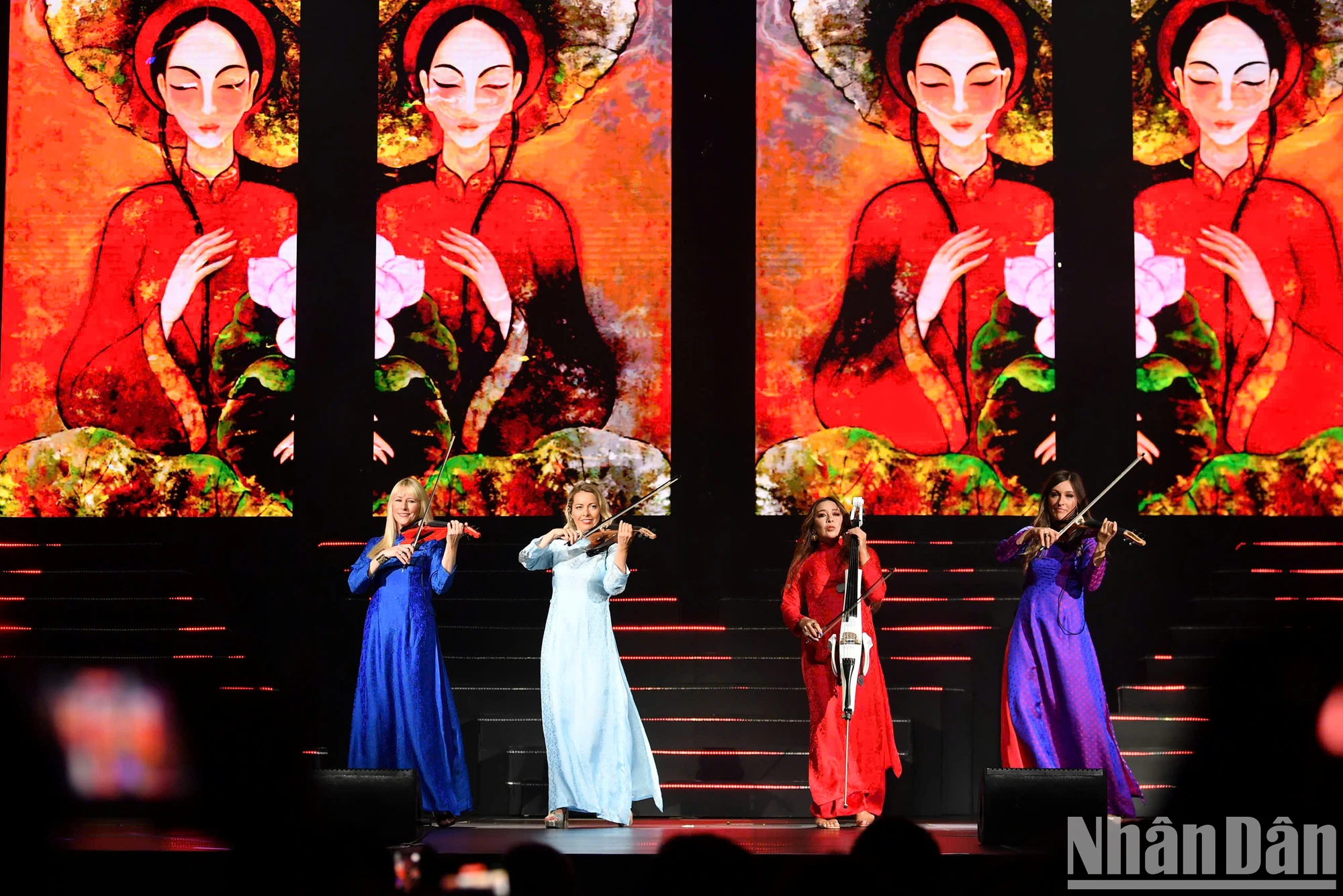 Văn hóa, phong cảnh Việt Nam đẹp ngỡ ngàng trong 'Bond Live in Việt Nam'