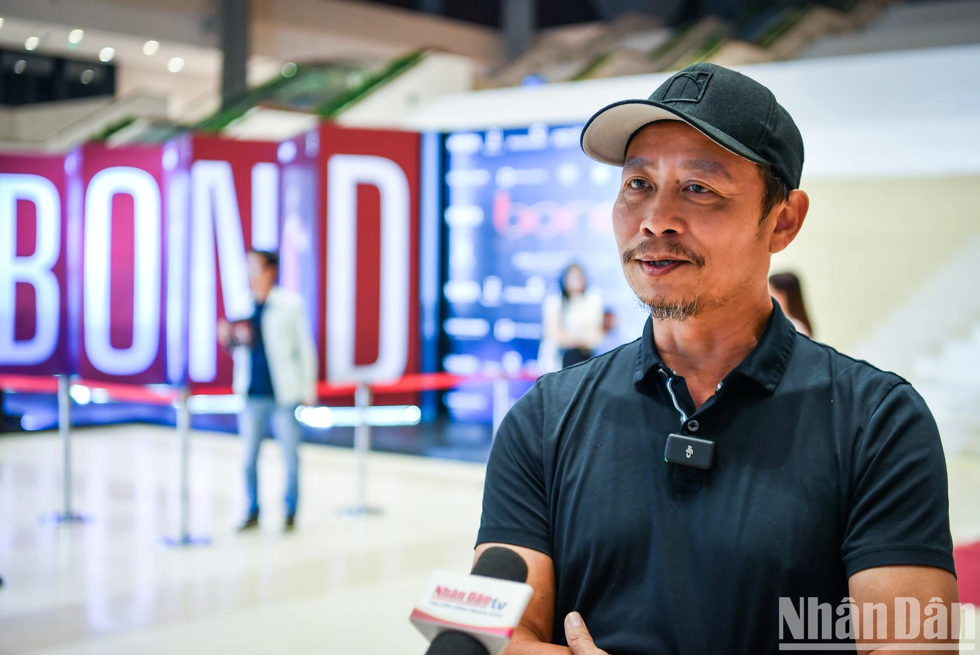 Văn hóa, phong cảnh Việt Nam đẹp ngỡ ngàng trong 'Bond Live in Việt Nam'