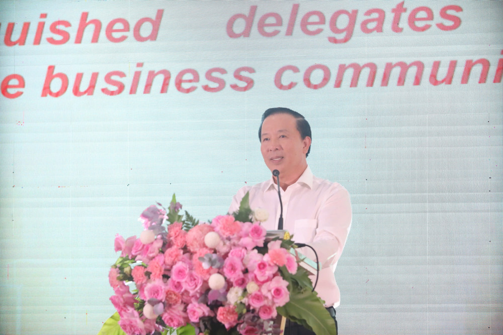 Phó Bí thư Tỉnh ủy, Chủ tịch UBND tỉnh Long An - Nguyễn Văn Út phát biểu tại buổi họp mặt 