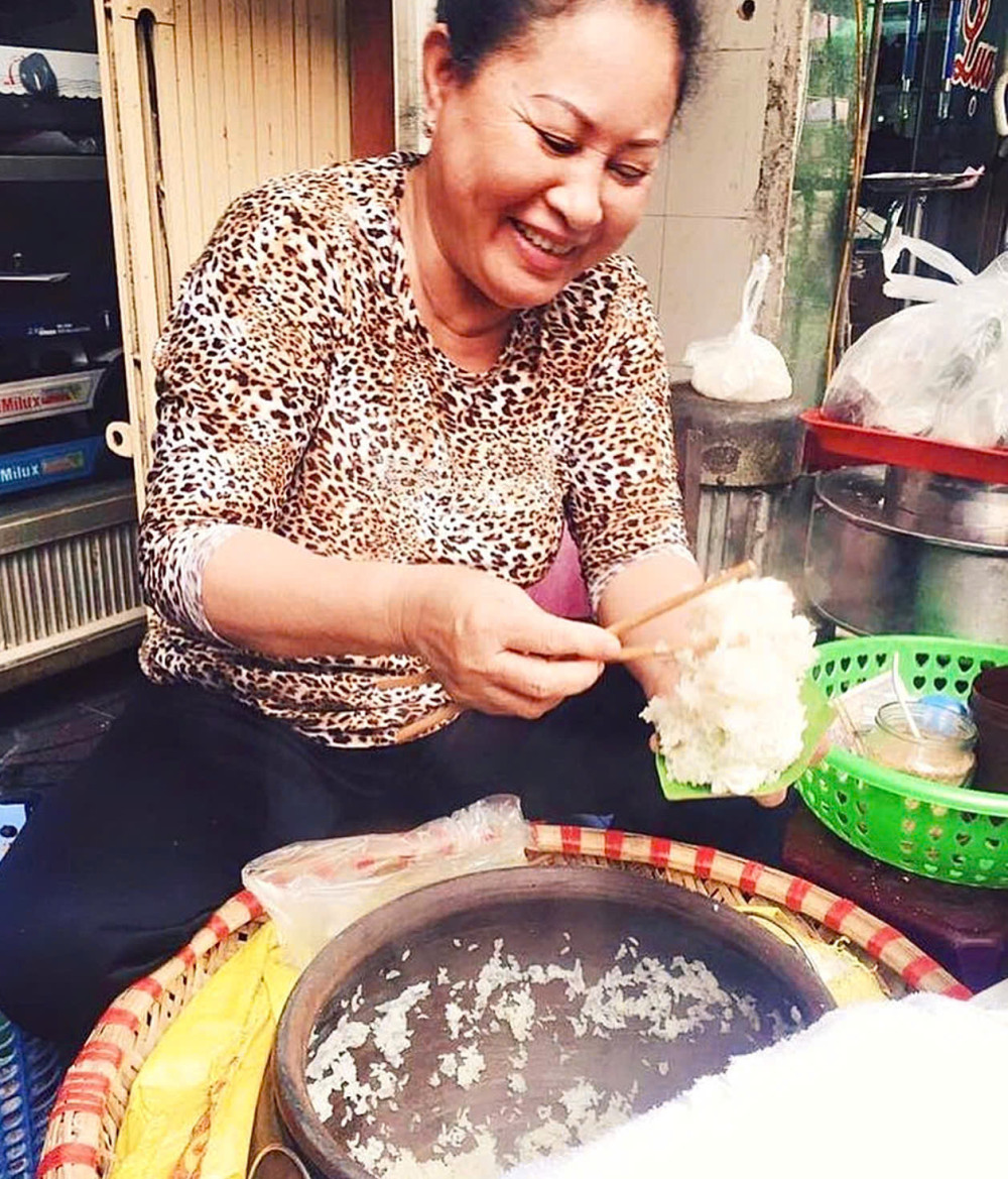 Đôi tay chai sạn - Trái tim ấm áp Bà Đỗ Thị Ngọc Thúy luôn nở nụ cười dù cuộc sống mưu sinh vô cùng vất vả