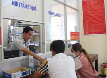 Nâng cao chuẩn mực đạo đức cách mạng của cán bộ, đảng viên Nâng cao chuẩn mực đạo đức cách mạng của cán bộ, đảng viên