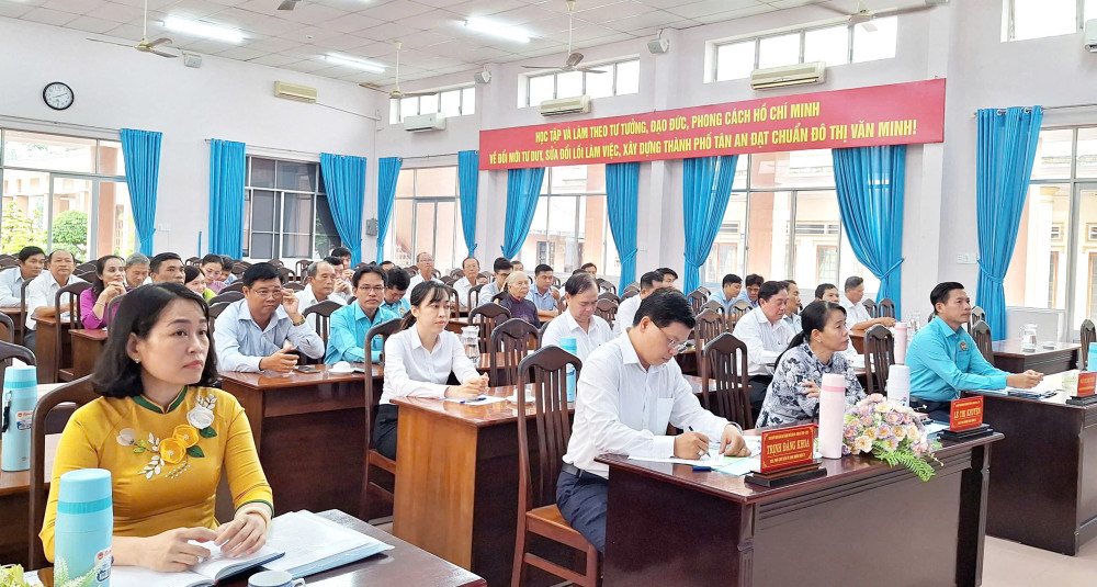 Tân An: Tuyên dương tập thể, cá nhân thực hiện tốt phong trào Nông dân sản xuất - kinh doanh giỏi