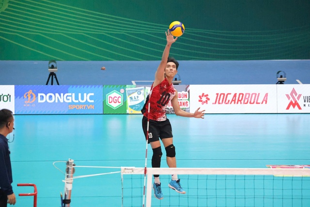 Nỗ lực của Bích Tuyền không thể giúp CLB LPBank Ninh Bình lật ngược thế cờ trước CLB VTV Bình Điền Long An. ẢNH: HÀ PHƯƠNG