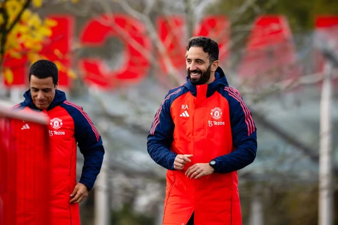 HLV Amorim tự tin là người phù hợp, đặt mục tiêu vô địch cùng Manchester United Huấn luyện viên Amorim được kỳ vọng sẽ mang tới luồng sinh khí mới cho Manchester United. (Nguồn: Getty Images)