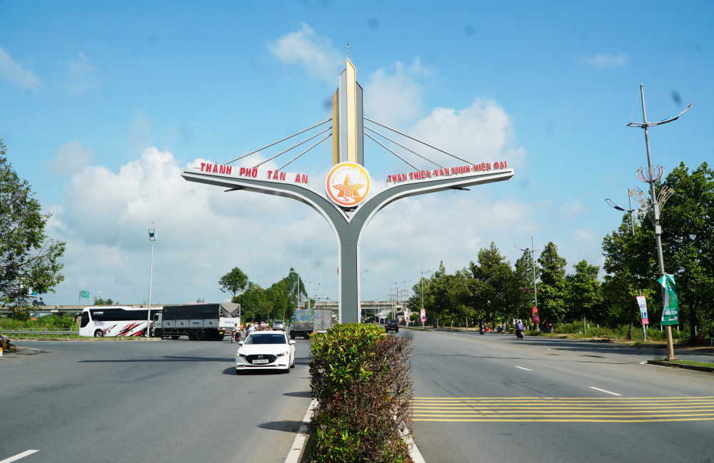 Phát triển TP.Tân An xứng tầm là trung tâm chính trị, hành chính, kinh tế, văn hóa, khoa học - kỹ thuật của tỉnh