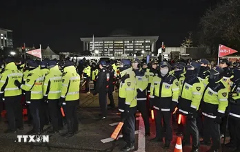 Hàng trăm ngàn người tập trung yêu cầu Tổng thống Hàn Quốc từ chức Hàng trăm ngàn người tập trung yêu cầu Tổng thống Hàn Quốc từ chức