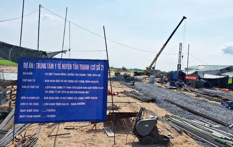 Tập trung nguồn lực đầu tư cơ sở vật chất, trang thiết bị y tế Công trình xây dựng Trung tâm Y tế huyện Tân Thạnh