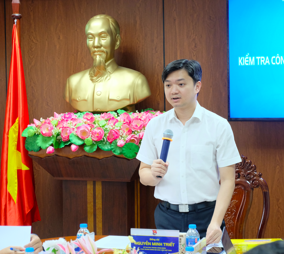 Bí thư Ban Chấp hành Trung ương Đoàn, Chủ tịch Trung ương Hội Sinh viên Việt Nam - Nguyễn Minh Triết phát biểu tại buổi làm việc