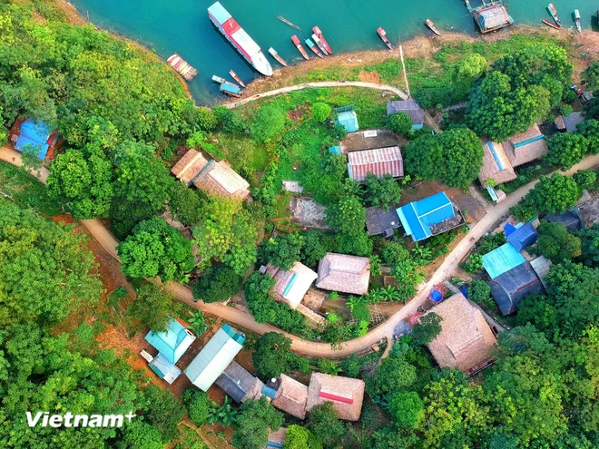 Vietnam positioning community-based tourism brand with distinctive products