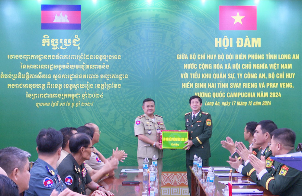 Hợp tác giữ gìn an toàn, an ninh, trật tự khu vực biên giới