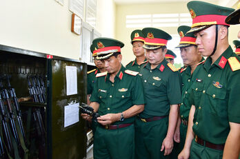 Xây dựng lực lượng vũ trang vững mạnh toàn diện 'Mẫu mực, tiêu biểu'