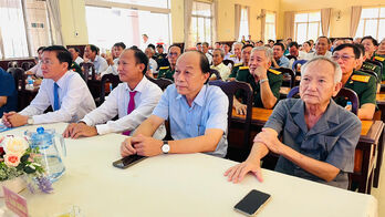 Tân Hưng: Gặp mặt cán bộ quân đội nghỉ hưu Tân Hưng: Gặp mặt cán bộ quân đội nghỉ hưu