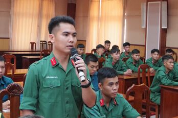 Dân chủ và kỷ luật của người lính