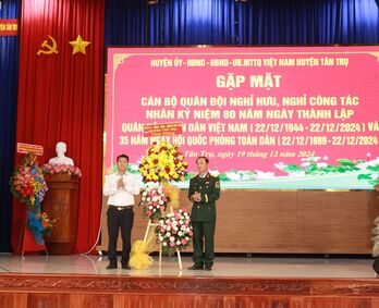 Tân Trụ: Gặp mặt cán bộ quân đội nghỉ hưu, nghỉ công tác