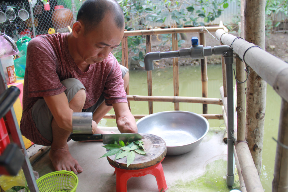 Nhờ mạng xã hội mà anh Phạm Quốc Thanh kết nối, giúp đỡ được nhiều người cùng cảnh ngộ