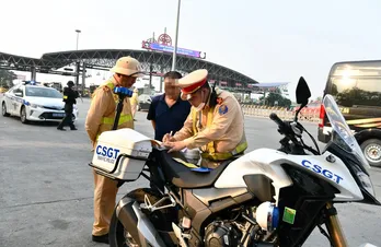 Từ 2025, vượt đèn đỏ bị phạt 20 triệu, nhiều lỗi vi phạm tăng hàng chục lần