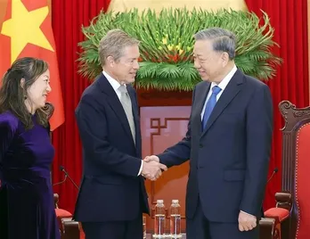 Vietnam pledges to create favourable conditions for US investors: Party chief