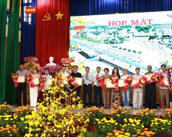 Tân Trụ: Họp mặt mừng Đảng - mừng Xuân Ất Tỵ năm 2025