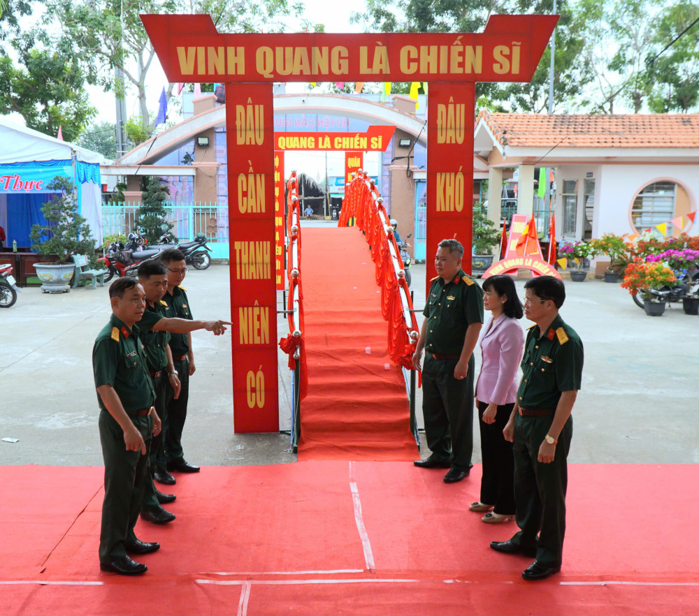 Bộ Chỉ huy Quân sự tỉnh kiểm tra công tác chuẩn bị Hội trại tòng quân tại huyện Cần Giuộc