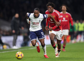 Thua Tottenham, Man United rơi xuống vị trí thứ 15