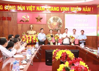Ông Tô Phi Hùng giữ chức Trưởng ban Tuyên giáo và Dân vận Huyện ủy Tân Trụ