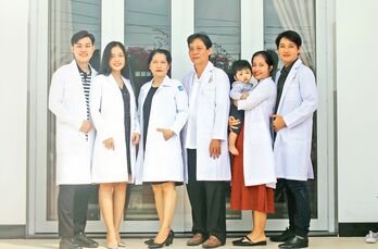 Gia đình hạnh phúc của những người làm nghề y