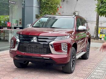 Tin tức giá xe: Mitsubishi Pajero Sport giảm tới 275 triệu, SUV cỡ D nay giá ngang cỡ C