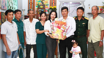 Nữ thanh niên vững tin lên đường nhập ngũ