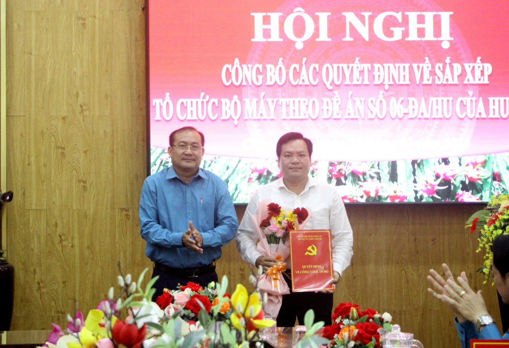 Châu Thành: Công bố quyết định hợp nhất Ban Tuyên giáo Huyện ủy và Ban Dân vận Huyện ủy