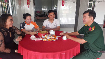 Đảng viên hăng hái lên đường nhập ngũ
