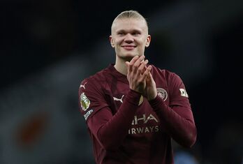 Tin tức thể thao sáng 27/02: Man City thắng Tottenham, Man United bị đuổi người