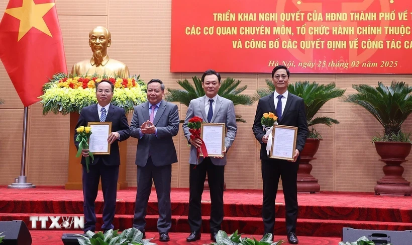 Tạm dừng bổ nhiệm, luân chuyển cán bộ tới khi hoàn thành sáp nhập, hợp nhất một số tỉnh